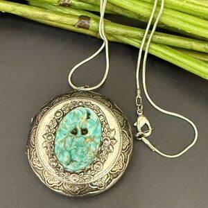 Vintage Unsigned 18KGP Silver-tone Faux Turquoise Round Locket Pendant Necklace